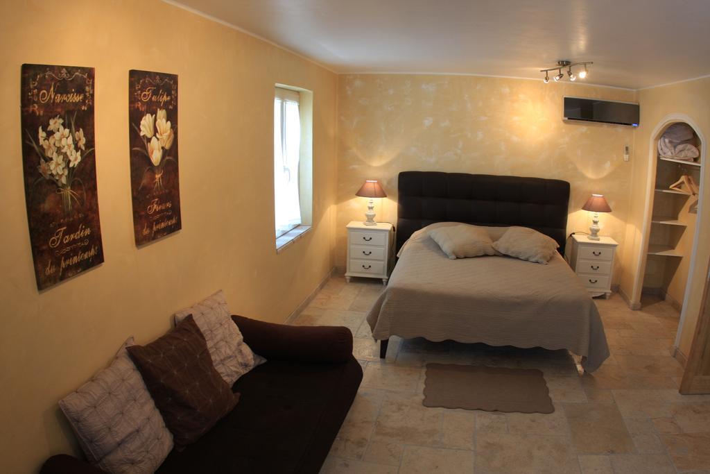 Les Pres De Gordes Villa Room photo